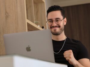 How to Get Your First 10 Clients as a Solo Founder