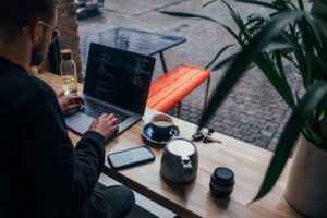 How to Get Your First 10 Customers as a Solo Founder (2026 Playbook)