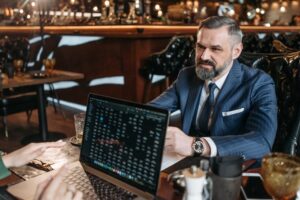 Why Your First 10 Customers Should Pay More (Not Less)